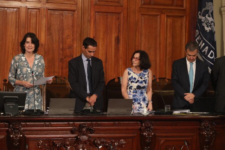 Expertos reciben a presidenta del Banco Central para propuesta constitucional
