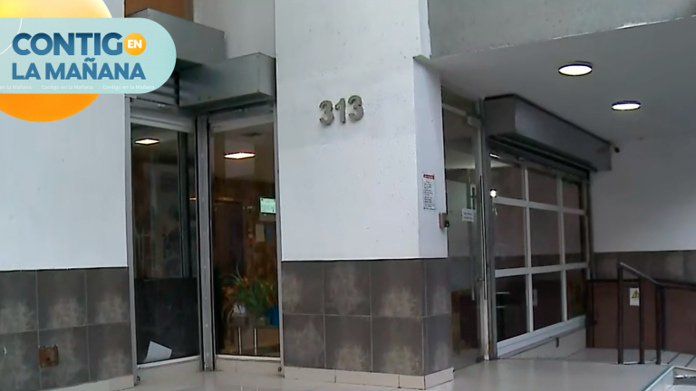 Hombre fue asesinado al interior de su departamento en Santiago Centro