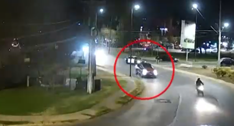 Sujetos protagonizan intensa persecución con disparos en Vitacura: El vehículo tenía encargo por robo