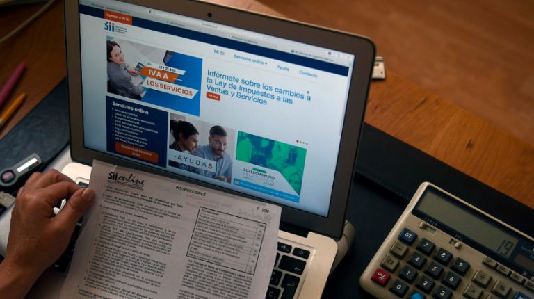 Operación Renta 2023: Revisa cómo hacerlo y cuándo se paga la devolución de impuestos