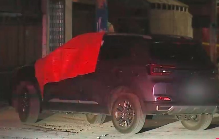 Al menos 15 disparos: Hombre fue acribillado al interior de vehículo en Cerro Navia