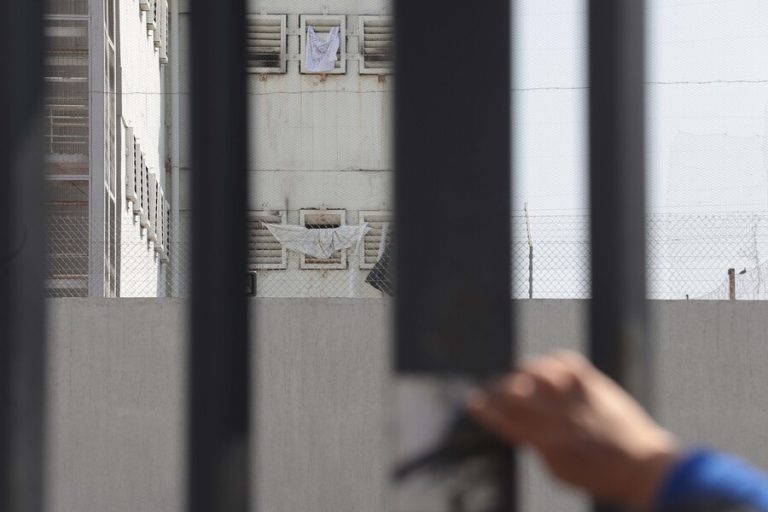 178 sujetos se fugaron de la cárcel: ¿Por qué hay tantas personas prófugas en Chile?