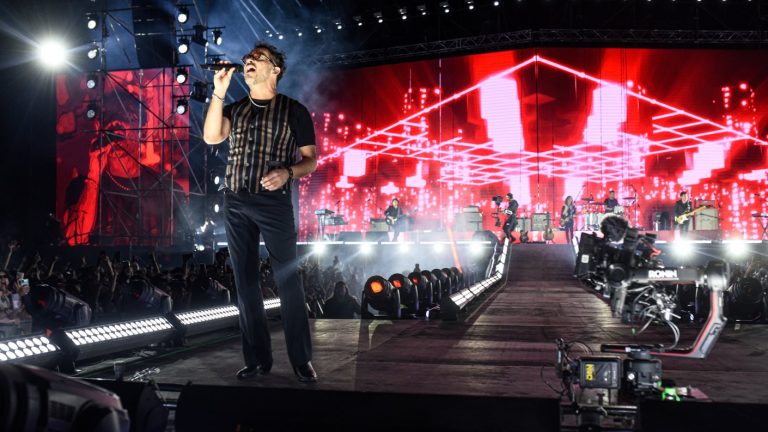 La primera en una década: Los Bunkers revelaron inédita canción en su concierto de regreso en el Santa Laura