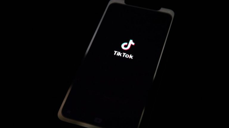 Autoridades estadounidenses exigen que empresa china venda TikTok e insinuaron una posible 