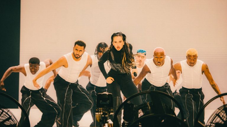 Como si fuera una chilena más: El increíble show de Rosalía en su segunda presentación en Lollapalooza