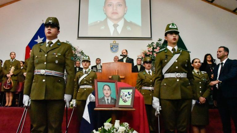 Homenaje a carabinera Rita Olivares: Recibe ascenso póstumo y tenencia de Quilpué llevará su nombre
