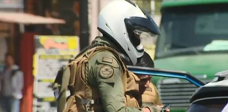 Se reinstala debate del uso de armas de fuego en Carabineros: ¿Cómo se procede en controles en la calle?