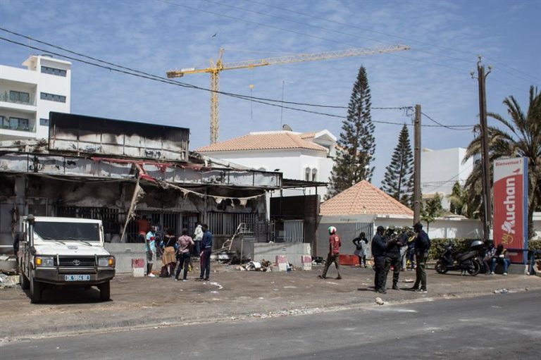 Al menos 44 muertos: Autoridades de Burkina Faso realizan catastro de víctimas tras ataque terrorista