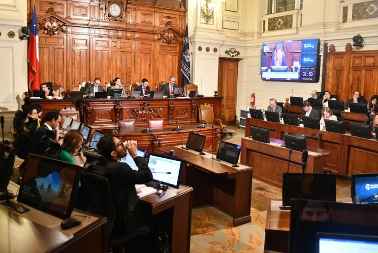 Democracia paritaria, el tema que podría marcar el debate al interior de la Comisión de Expertos