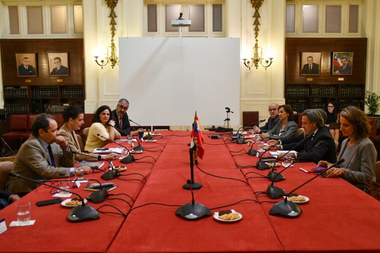 Comisión Experta reabre el debate por sistema de salud en nueva Constitución: ¿Cuáles son las propuestas?