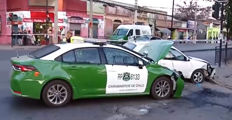 Patrulla chocó con vehículo particular cuando se dirigía a un procedimiento policial en Conchalí