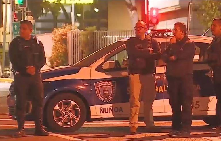 Habría estado robando en Ñuñoa: Sujeto en bicicleta murió tras ser embestido durante persecución