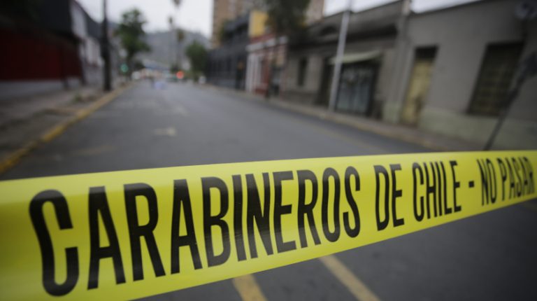 Chofer de bus RED chocó con barrera, bajó de la micro para pedir ayuda y fue asaltado por 3 sujetos