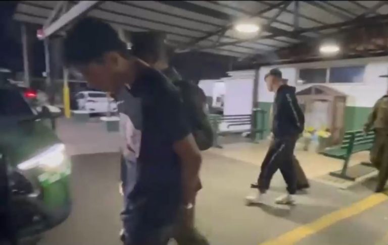 Carabineros rescató a mujer que estaba secuestrada en La Pintana: La hallaron dentro de auto con 4 sujetos