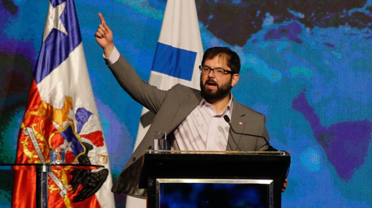 Pdte. Boric responde críticas por Estrategia Nacional del Litio: “No aspiro a convertirme ni en Lagos ni en Allende”