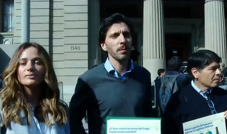 Agrupaciones piden legalizar el porte de armas al interior de vehículos ante hechos de delincuencia