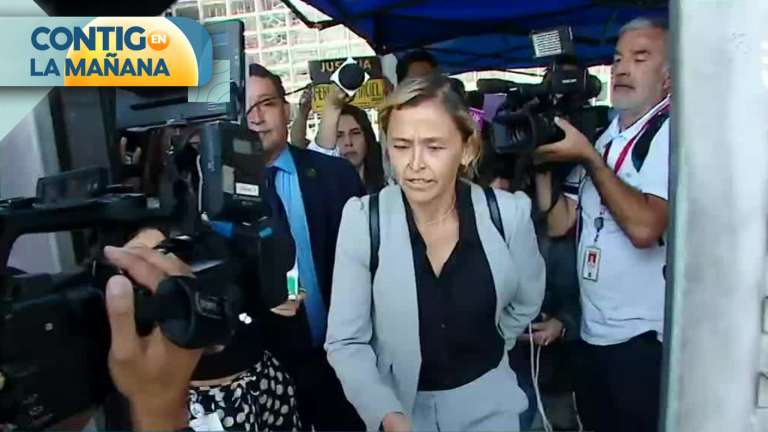 “Soy mujer y defensora”: La caótica salida del Tribunal de la abogada de Felipe Rojas