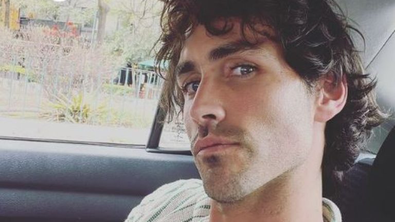 Matías Assler compartió su cambio de look para retomar la actuación en México: Este es el antes y después