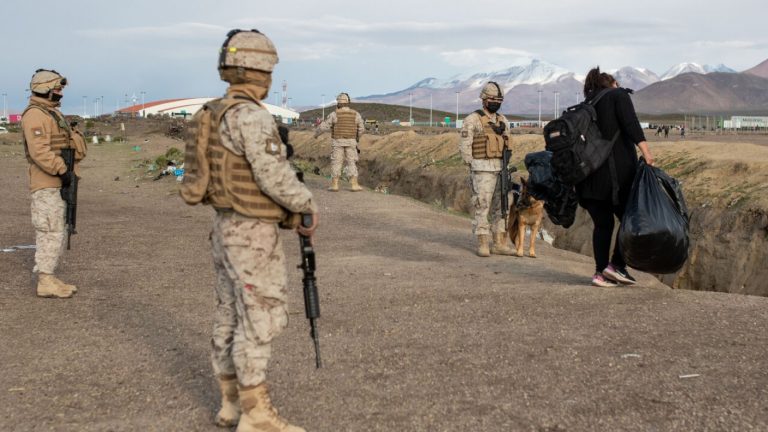 Ejército investiga acusación contra militares chilenos por supuesta ayuda a ingreso de inmigrantes hacia Perú