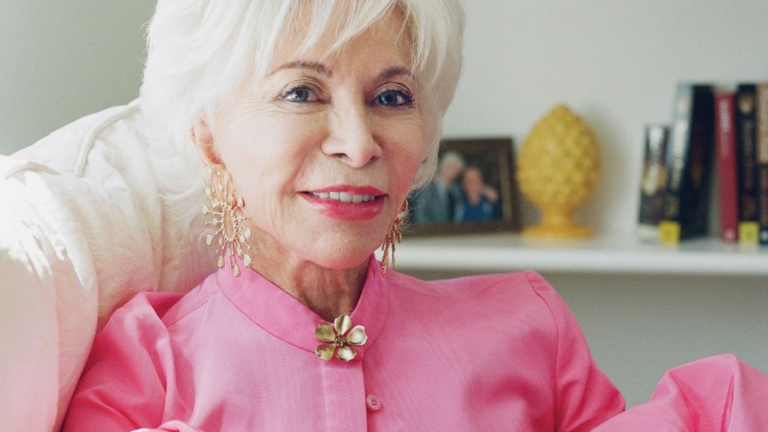 Isabel Allende en portada de revista Vogue por lanzamiento de novela sobre migración forzada: 