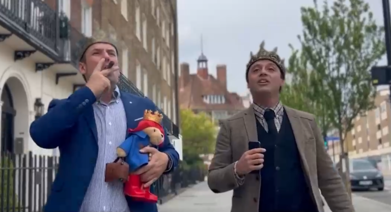 Viajaron hasta Londres: Actores chilenos crean serie inspirada en la coronación de Carlos III