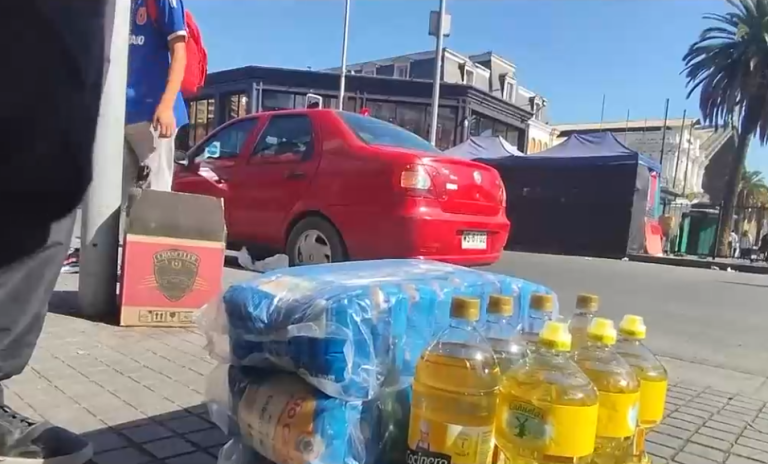 Tras masivo arribo de chilenos a Argentina: Trasandinos llegaron a Barrio Meiggs para vender mercadería