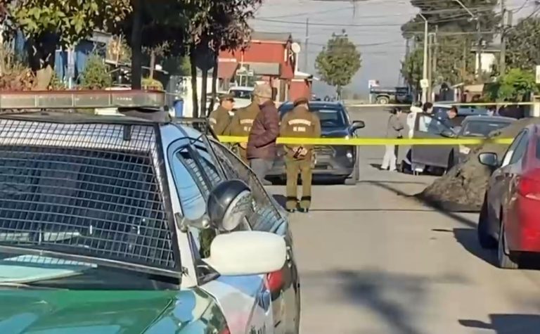 Dos hombres murieron acribillados dentro de un auto en Concepción: Cada uno recibió unos 10 disparos