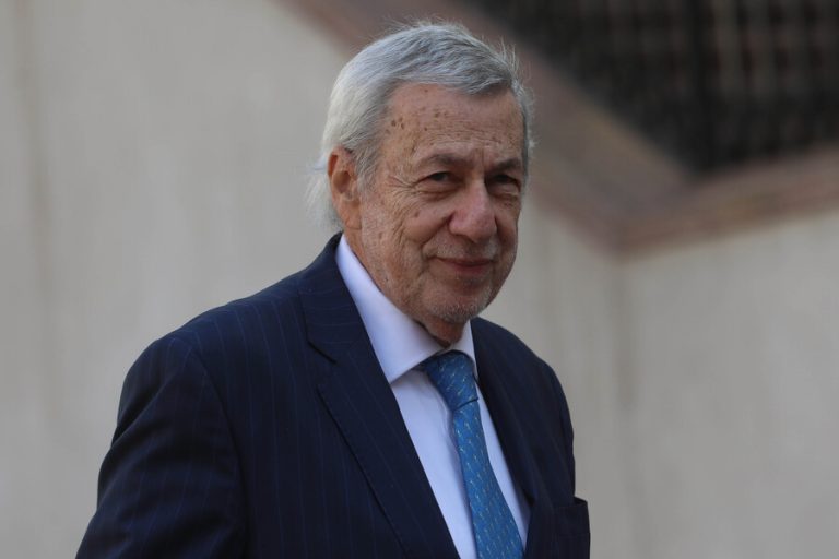 Van Klaveren confirma llegada de avión venezolano para repatriar a un grupo 