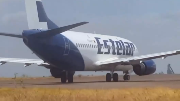 Avión que repatriará a migrantes venezolanos debería llegar en la madrugada de este domingo a Chile