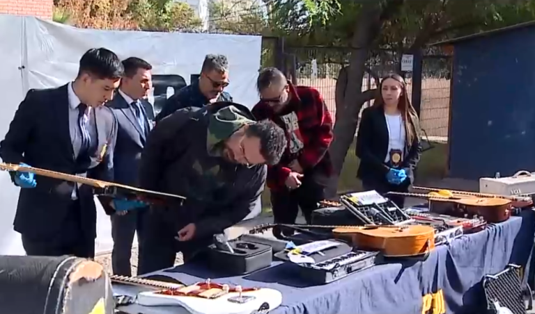 PDI recupera instrumentos robados a músico Pablo Ilabaca, Inti-Illimani Histórico y Chico Trujillo