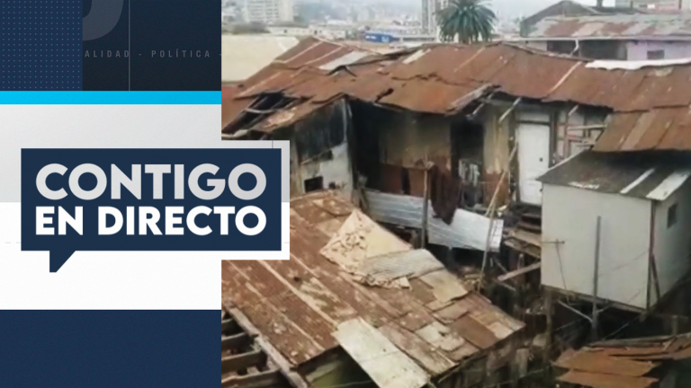 Riesgo inminente: Casa se derrumbó y cayó a metros de colegio en Valparaíso