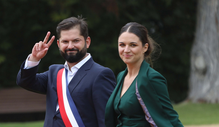 Irina Karamanos y su relación con el pdte. Boric: “Las señoras me dicen que tenga una guagua con él