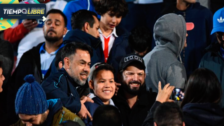 Se hizo viral: Presidente Boric estuvo en el público de partido de Universidad Católica vs Unión La Calera