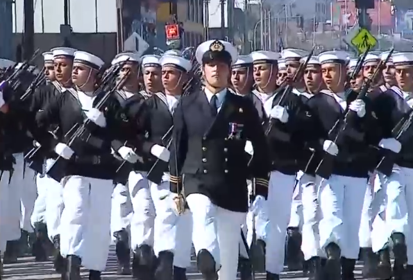 Desfiles, pifias y personas que no pudieron ingresar: Así fue la conmemoración del Día de las Glorias Navales