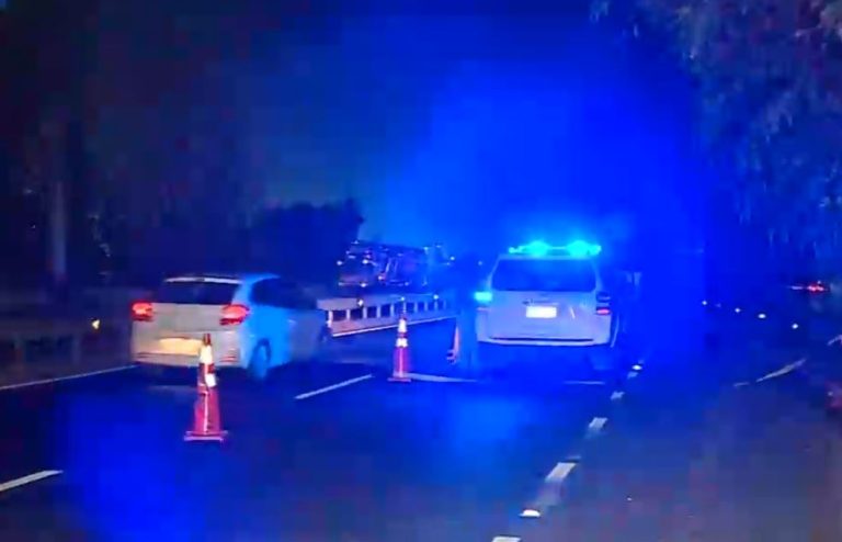 Macabro crimen en Huechuraba: Hallan cuerpo atado de pies y manos en plena Autopista Los Libertadores