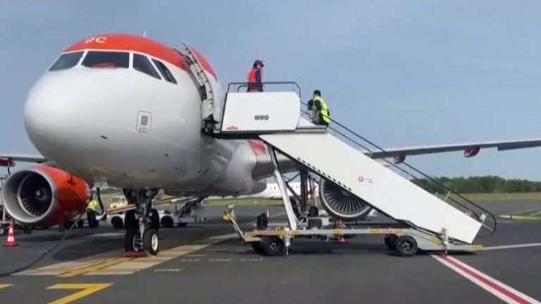 Prohibieron vuelos de corta distancia en Francia para privilegiar transporte en tren