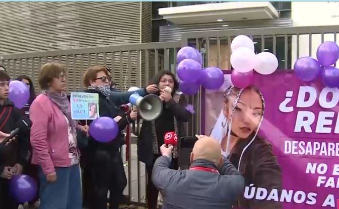 Enigma por hallazgo de restos humanos al costado de ruta: Familia de joven desaparecida en Penco pide información