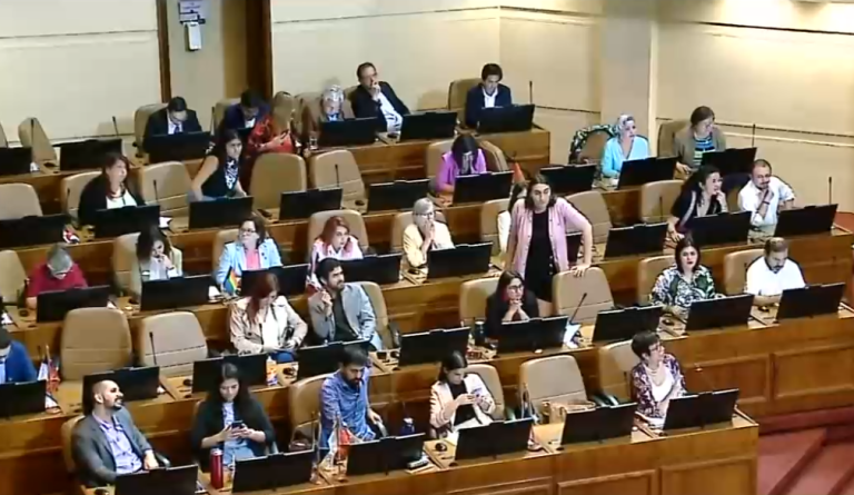 Comisión de Expertos aprueba barrera electoral de al menos 5% para partidos y genera debate en el mundo político