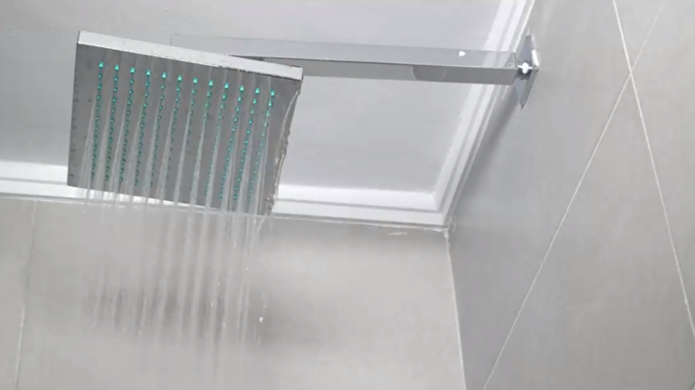 ¿Cuántas duchas son suficientes? Estudio recomienda bañarse solo cuatro veces por semana