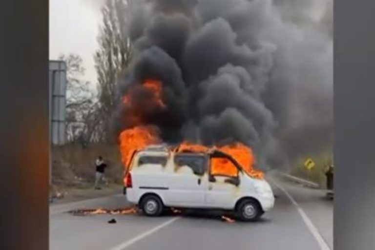 Carabineros logró capturar a numerosa banda que prendió fuego a vehículos en empresa logística de Lampa