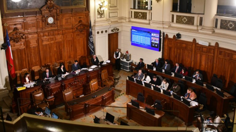 Listo el borrador: Revisa y descarga el anteproyecto de nueva Constitución elaborado por la Comisión Experta