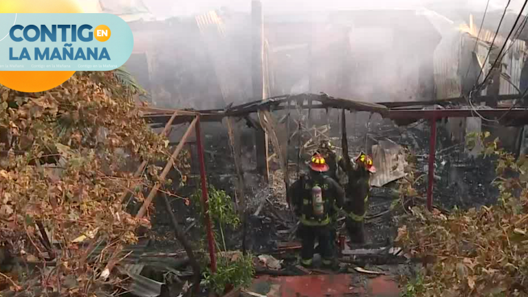 Voraz incendio en Recoleta consumió 8 viviendas y una empresa