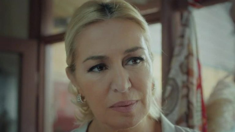 “Te mantendrás alejada de ella para siempre”: Cahide amenazó Gönül por su cercanía con Zeynep