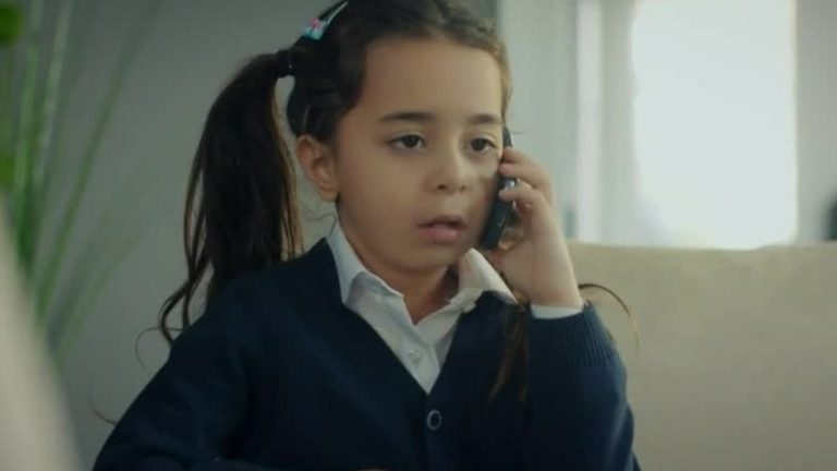 “¿A quién llamaste mamá?”: Cahide sorprendió a Turna hablando por teléfono con Sule