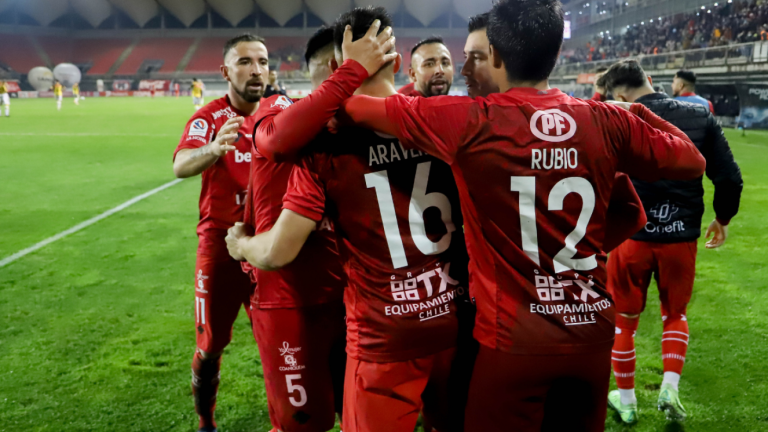 Ñublense lo dio vuelta sobre el final ante Aucas y sumó su primer triunfo en Copa Libertadores