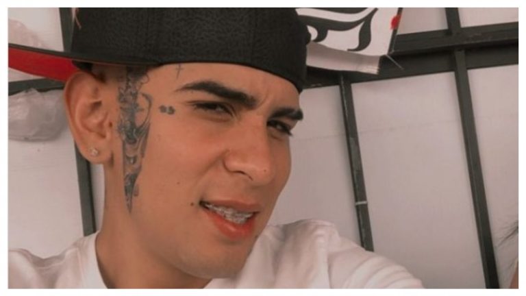 Conmoción en México: Sujeto ingresó a conferencia de prensa y asesinó a balazos a influencer