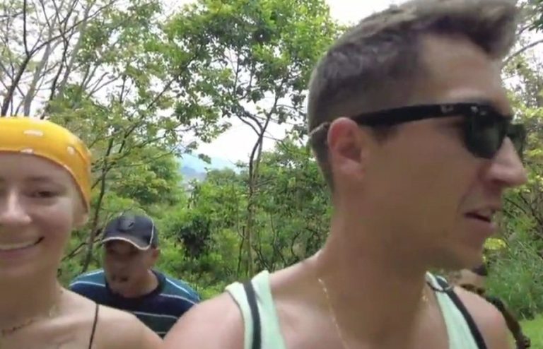 ¡Impactantes imágenes! Turistas europeos grabaron justo cuando fueron violentamente asaltados en Colombia