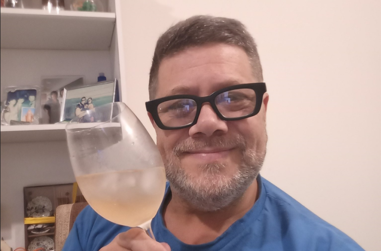 Argentino se divorció de su esposa y se enamoró de su vecino a los 50 años, pero la muerte los separó