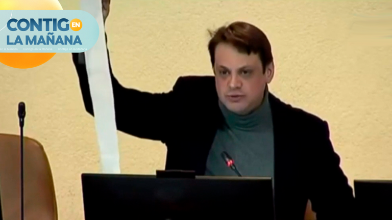 “Van a estar cag... al pueblo chileno”: Diputado Rivas mostró papel higiénico durante votación del sexto retiro
