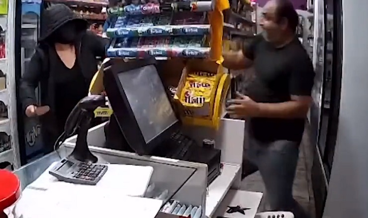 Mujer quiso asaltar un minimarket, pero todo salió mal: 